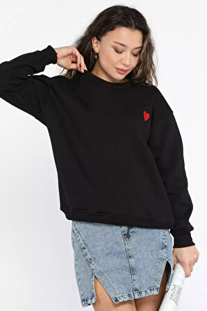 Kadın Bisiklet Yaka Kalp Nakışlı Şardonlu Sweatshirt