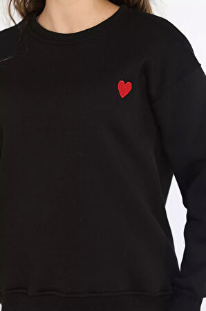 Kadın Bisiklet Yaka Kalp Nakışlı Şardonlu Sweatshirt