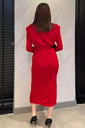 Kadın Omuz Vatkalı Taşlı Kemerli Yırtmaçlı Triko Elbise