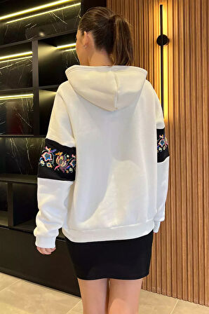 Kol Nakışlı Şardonlu Kadın Sweatshirt