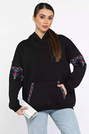 Kadın Kapüşonlu Kol Nakışlı Kanguru Cepli Şardonlu Sweatshirt