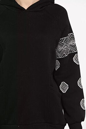 Kadın Kapüşonlu Şardonlu Kol Nakışlı Sweatshirt