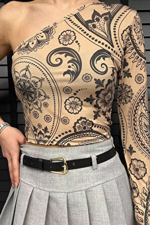 Desenli Tek Kol Detaylı Kadın Croptop Bluz