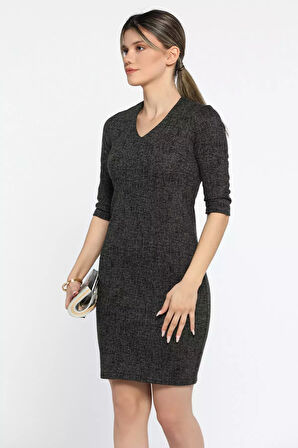 Kendinden Desenli V Yaka Elbise