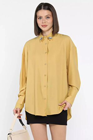 Kadın Yaka Taş İşlemeli Kendinden Desenli Gömlek