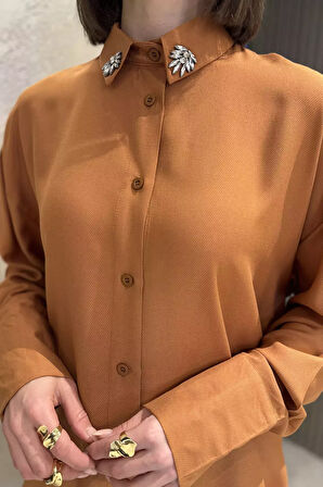 Kadın Yaka Taş İşlemeli Kendinden Desenli Gömlek