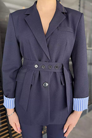 Gömlek Garnili Yırtmaç Detaylı Kadın Kuşaklı Blazer Ceket