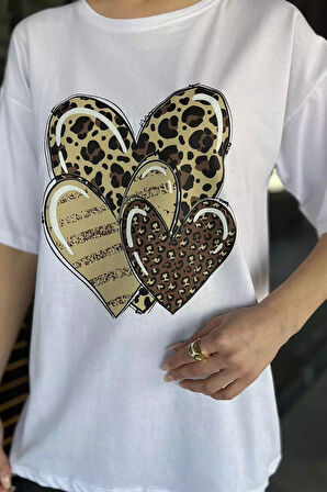 Ön Leopar Desen Kalp Baskılı Bisiklet Yaka Kadın Tişört