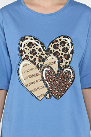 Ön Leopar Desen Kalp Baskılı Bisiklet Yaka Kadın Tişört