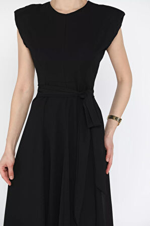 Kadın Omuz Vatkalı Bel Bağcıklı Sıfır Kol Elbise