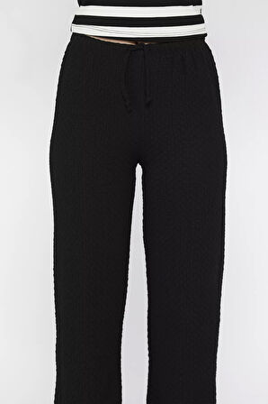 Bel Bağcıklı Kabartma Desenli Pantolon