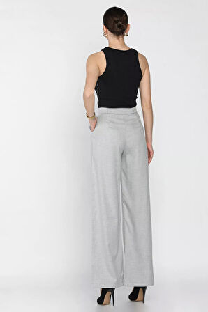 Kadın Kemer Aksesuarlı Yüksek Bel Pileli Pantolon