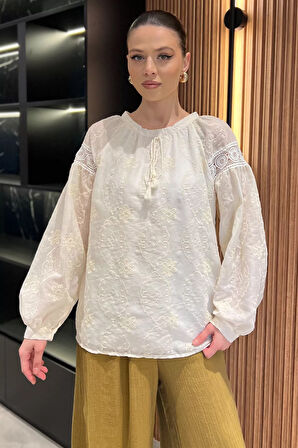 Balon Kol Dantel İşlemeli Kadın Bluz