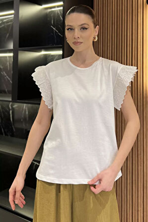 Kol Dantel İşlemeli Bisiklet Yaka Kadın Tişört