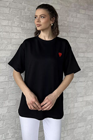 Kadın Bisiklet Yaka Kalp Nakışlı Salaş Tişört
