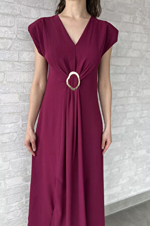 V Yaka Vatkalı Toka Detaylı Kadın Elbise