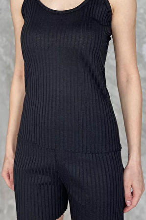 Kadın Kendinden Çizgi Desenli Şortlu İkili Takım