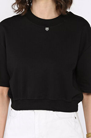 Kadın Metal Kalp Aksesuarlı Tişört