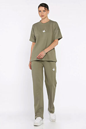 Kadın Nakış Detaylı Bisiklet Yaka Tişört Pantolon İkili Takım