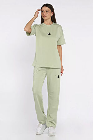 Kadın Nakış Detaylı Bisiklet Yaka Tişört Pantolon İkili Takım