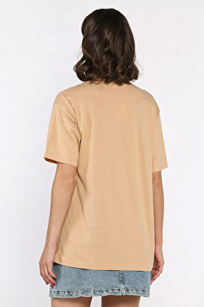 Bisiklet Yaka Taşlı Kelebek Motifli Kadın Tişört