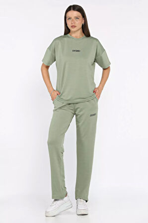 Kadın Bisiklet Yaka Nakış Detaylı Tişört Pantolon İkili Takım