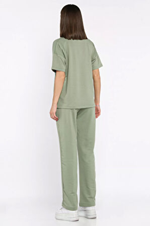 Kadın Bisiklet Yaka Nakış Detaylı Tişört Pantolon İkili Takım