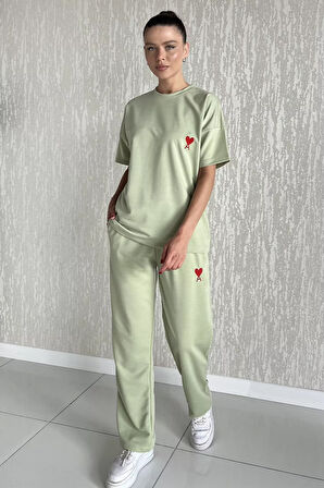 Kadın Kalp Nakışlı Bisiklet Yaka Tişört Pantolon İkili Takım