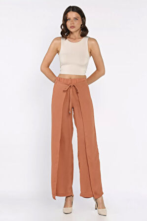 Yırtmaç Detaylı Kapaklı Bol Paça Kadın Pantolon