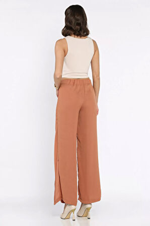 Yırtmaç Detaylı Kapaklı Bol Paça Kadın Pantolon