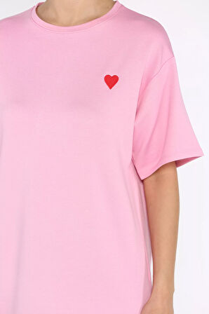 Kadın Bisiklet Yaka Kalp Nakışlı Salaş Tişört