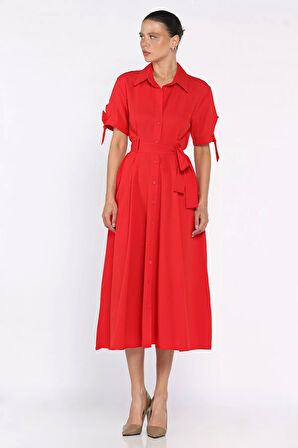 Düğmeli Ve Pileli Kısa Kol Uzun Elbise