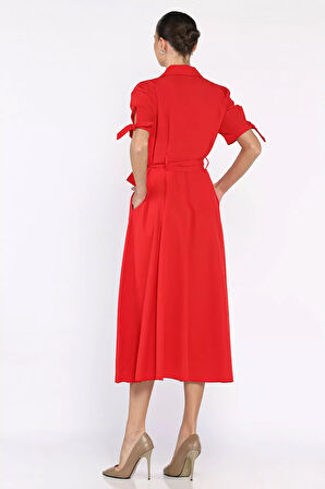 Düğmeli Ve Pileli Kısa Kol Uzun Elbise