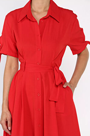 Düğmeli Ve Pileli Kısa Kol Uzun Elbise