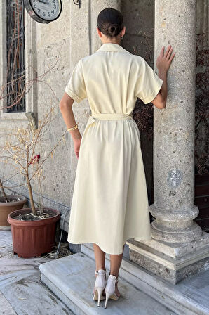 Ön Düğmeli Kemerli Kısa Kol Elbise