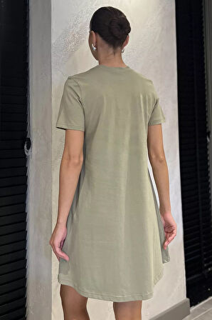 Kadın Bisiklet Yaka Arma Detaylı T-shirt Elbise