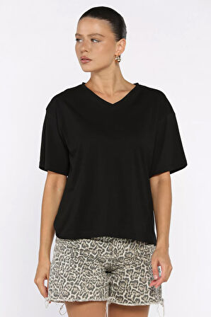 V Yaka Basıc Tişört