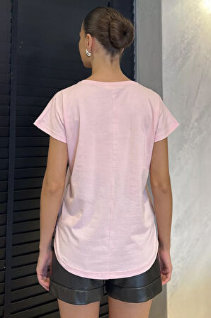 Çiçek Aplikeli Tişört