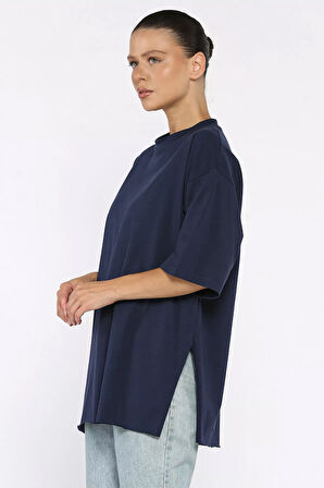 Kadın Bisiklet Yaka Yan Yırtmaç Detaylı Salaş T-shirt