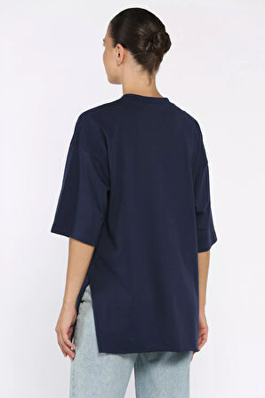 Kadın Bisiklet Yaka Yan Yırtmaç Detaylı Salaş T-shirt