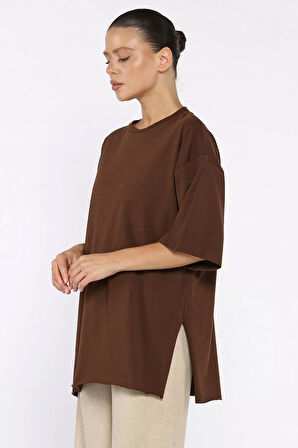 Kadın Bisiklet Yaka Yan Yırtmaç Detaylı Salaş T-shirt