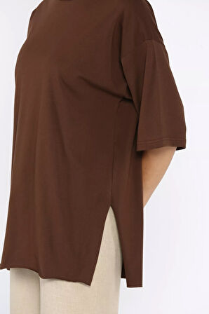 Kadın Bisiklet Yaka Yan Yırtmaç Detaylı Salaş T-shirt