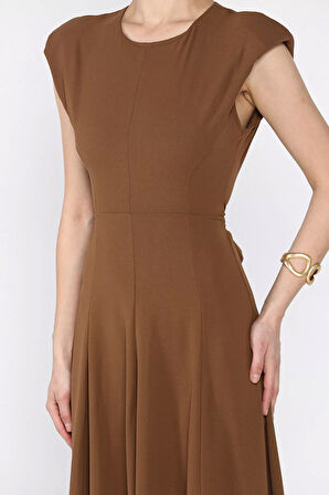 Kadın Omuz Vatkalı Bel Bağcıklı Sıfır Kol Elbise