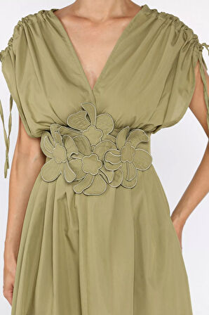 Papatya Aplikeli Kruvaze Elbise