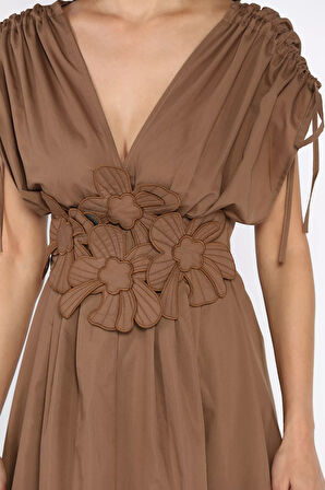 Papatya Aplikeli Kruvaze Elbise