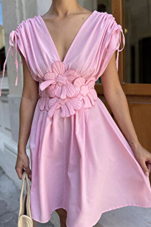 Papatya Aplikeli Kısa Elbise