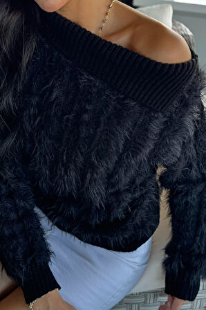 Yaka Detaylı Sakallı Triko Kazak