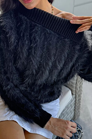 Yaka Detaylı Sakallı Triko Kazak