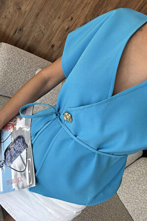 Kruvaze Yaka Bel Bağcıklı Kolsuz Kısa Ceket