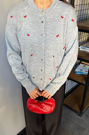 Kadın Fiyonk Nakışlı Triko Hırka